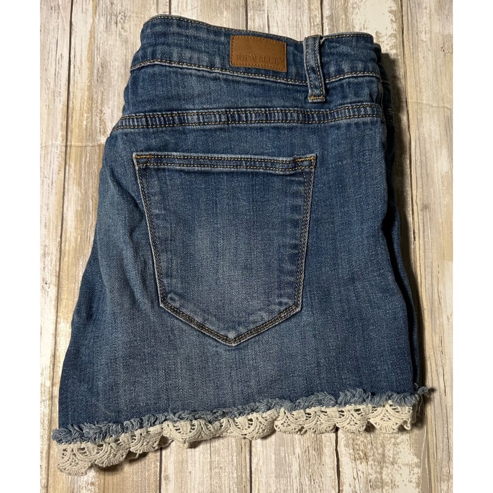 Judy Blue Denim Shorts Distressed Rips Lace Trim Casual Cute Size 33